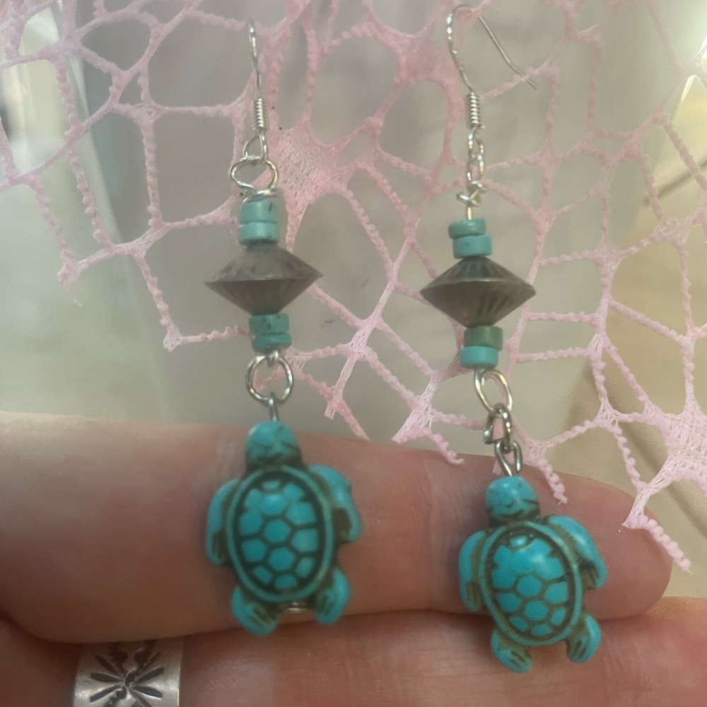 Native American StyleTurtle Earrings with vintage findings! Real turquoise